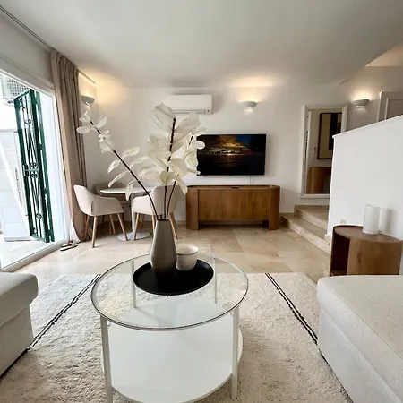 Elegant Close To The Apartment *