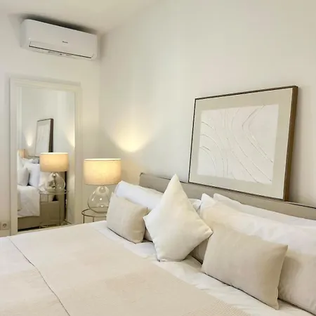 Elegant Close To The *