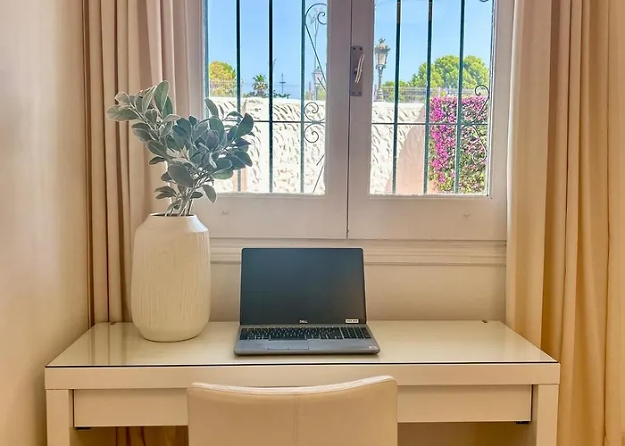 Elegant Close To The * Estepona