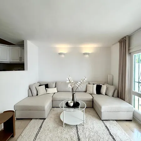 Elegant Close To The Daire