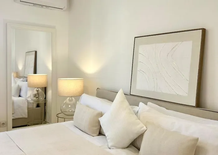 Elegant Close To The *